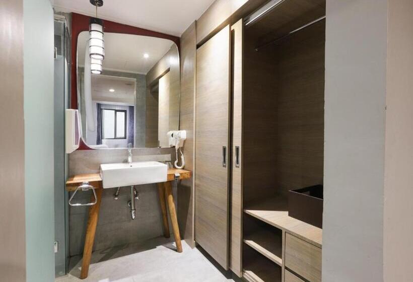 Malyabhara Hotel   Formerly Ibis Malioboro