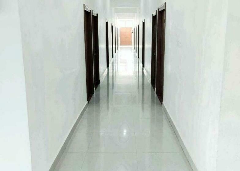 호텔 Oyo 70116 Vrindavan Resorts