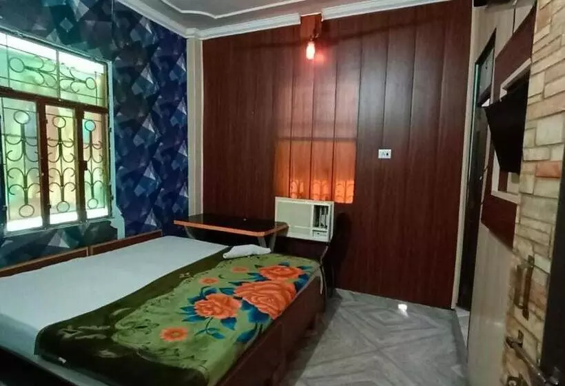 ホテル Oyo 70116 Vrindavan Resorts