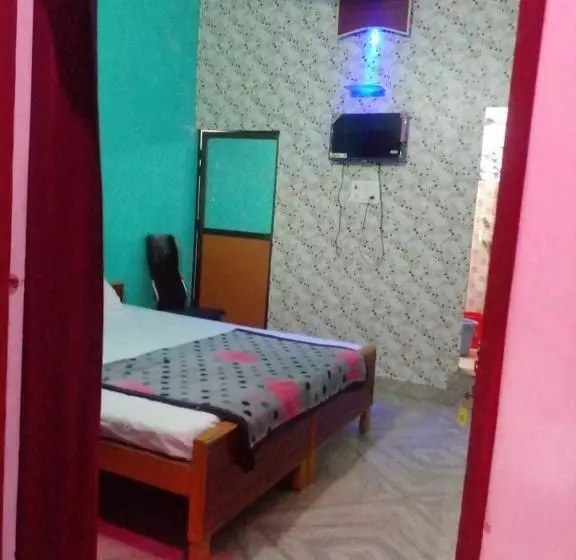 ホテル Oyo 70116 Vrindavan Resorts