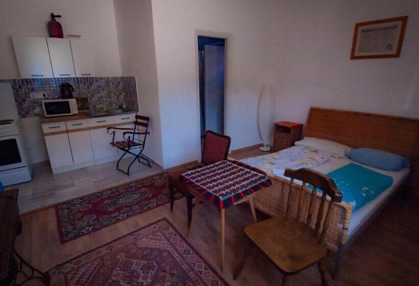 Mákvirág Apartmanok