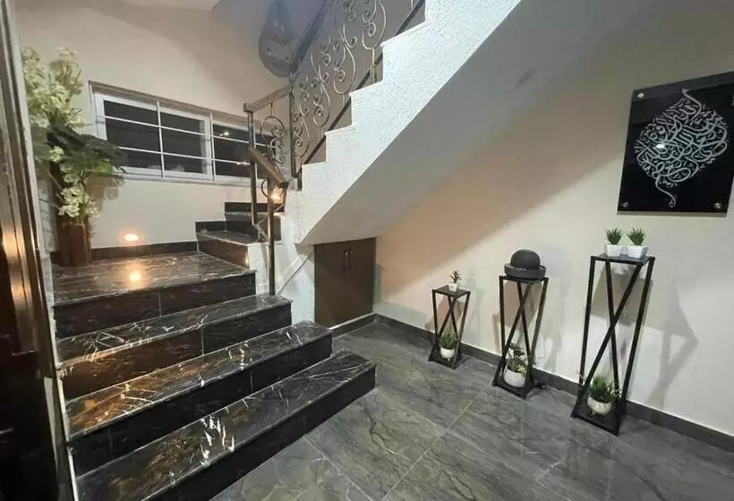 پانسیون Luxurious Living In Heart Of Islamabad