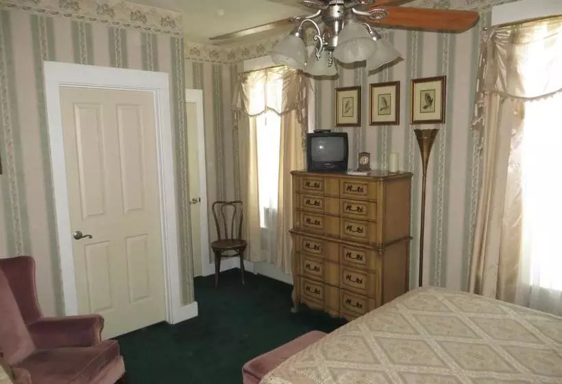 ベッドアンドブレックファースト Edith Palmer's Country Inn