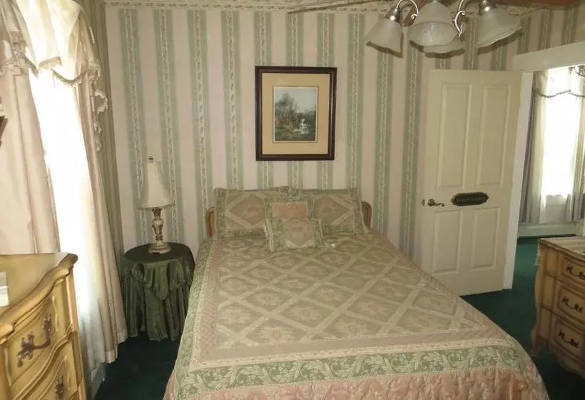 ベッドアンドブレックファースト Edith Palmer's Country Inn