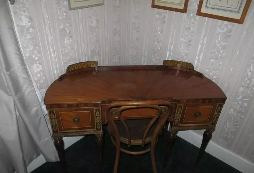 ベッドアンドブレックファースト Edith Palmer's Country Inn