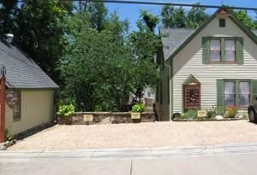 ベッドアンドブレックファースト Heart Of The Hills Inn