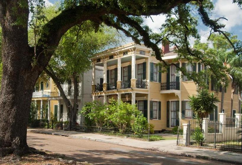 Hh Whitney House   A Bed & Breakfast On The Historic Esplanade