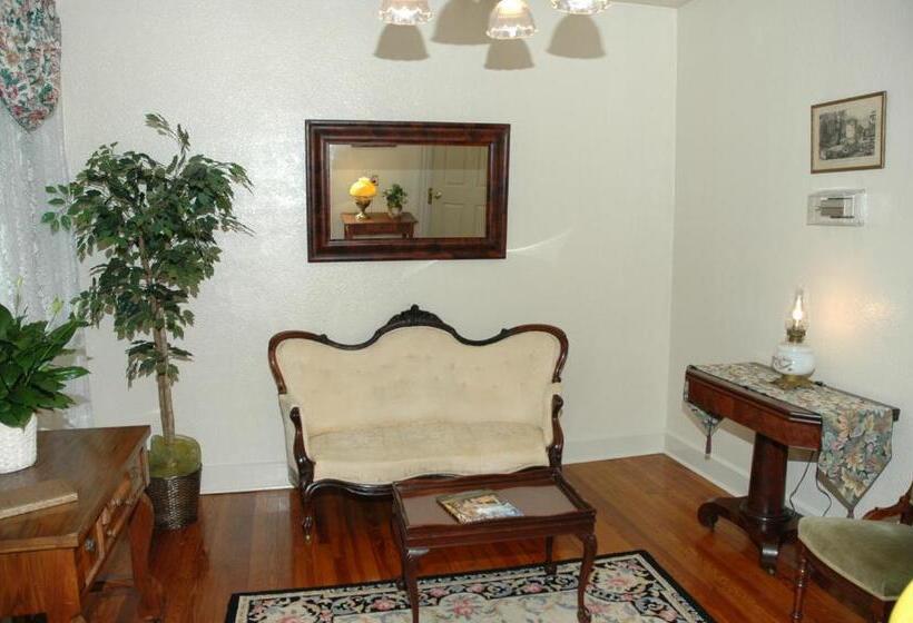 مبيت وإفطار Inn At The Olde Silk Mill