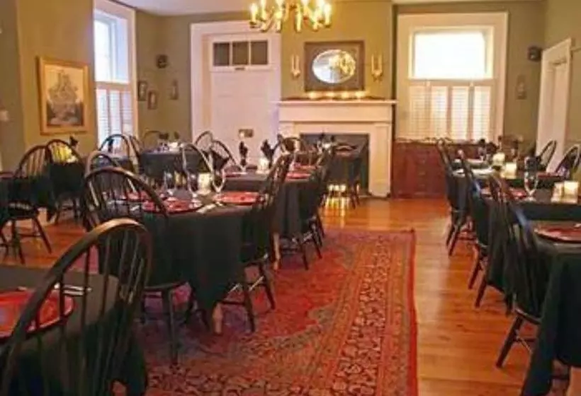 Bed and Breakfast The Lafayette Inn & Restaurant