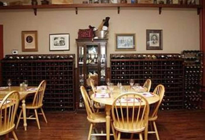 צימר The Lafayette Inn & Restaurant