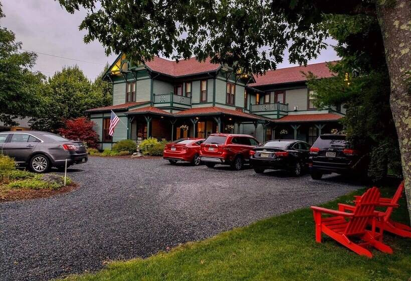 تختخواب و صبحانه The Primrose