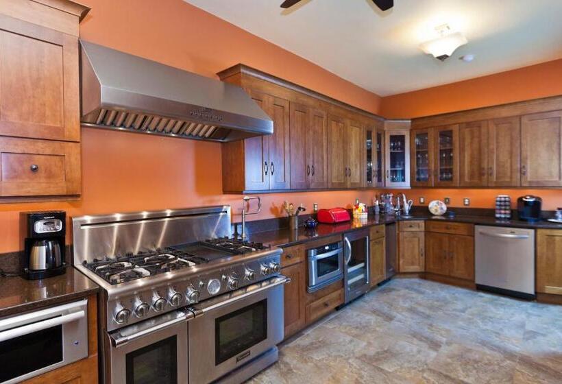 ベッドアンドブレックファースト The Lily Inn  Burlington