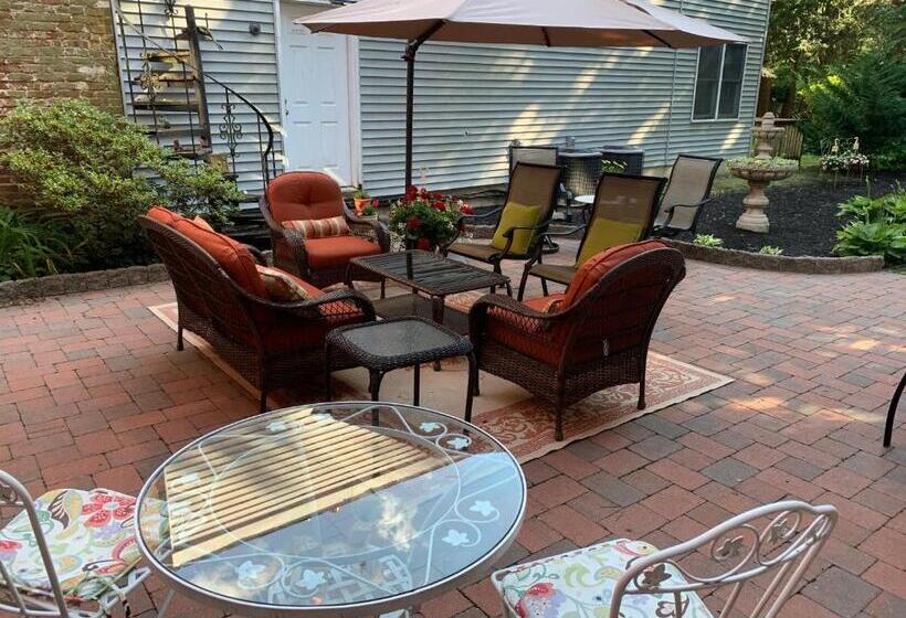 ベッドアンドブレックファースト The Lily Inn  Burlington