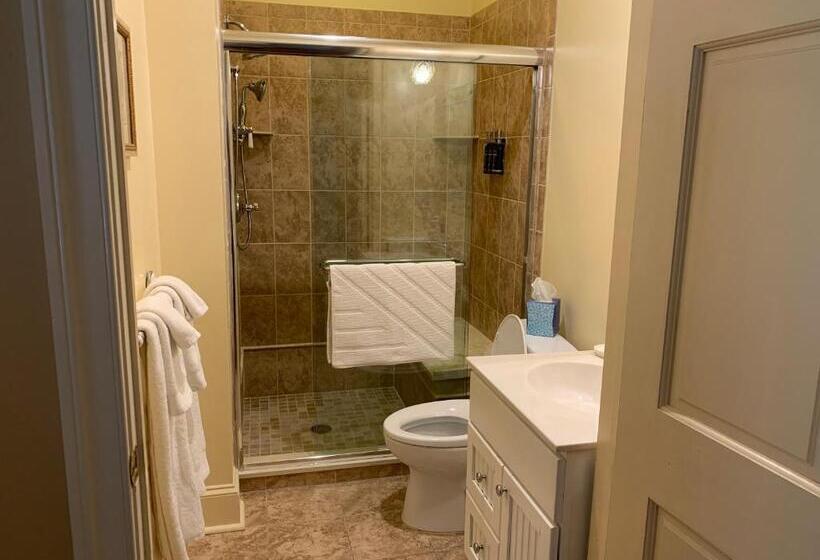 ベッドアンドブレックファースト The Lily Inn  Burlington