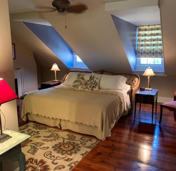 ベッドアンドブレックファースト The Lily Inn  Burlington