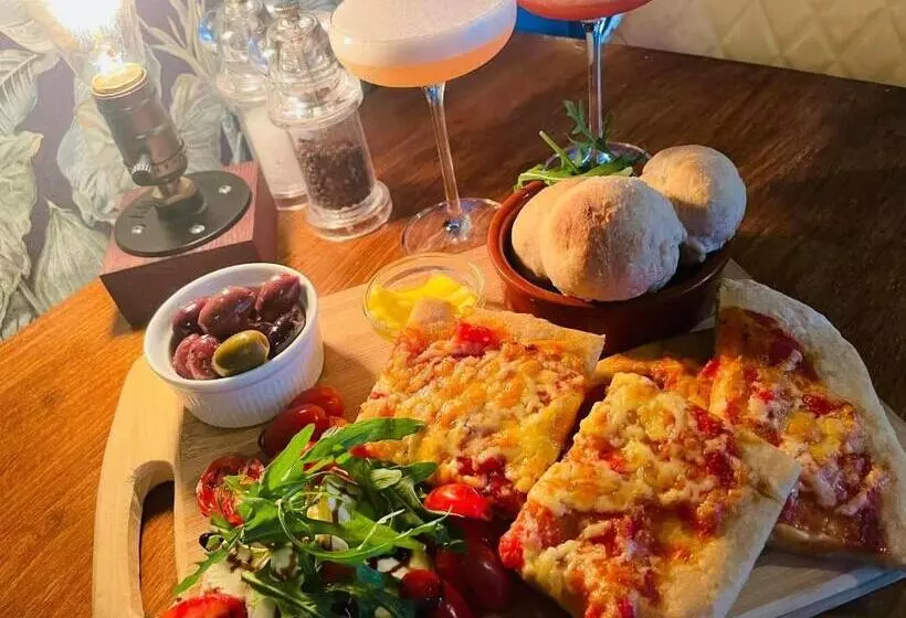 Bed and Breakfast The Old Registry Guest House