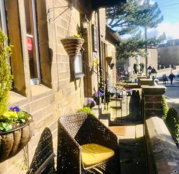 تختخواب و صبحانه The Old Registry Guest House