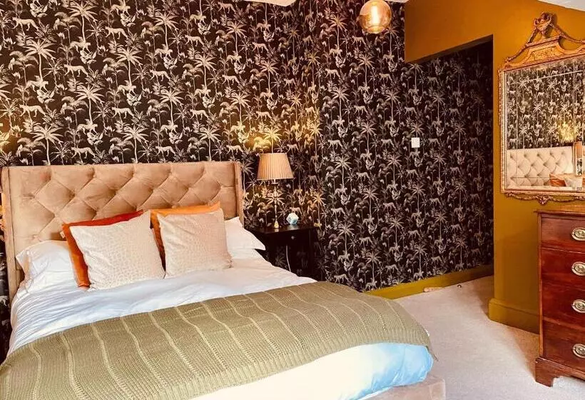 Bed and Breakfast The Old Registry Guest House