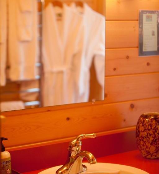 مبيت وإفطار Volcano Mist Cottage