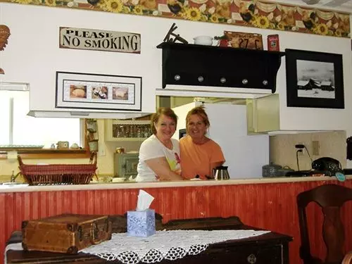 Bed and Breakfast Woodland Farmhouse Inn