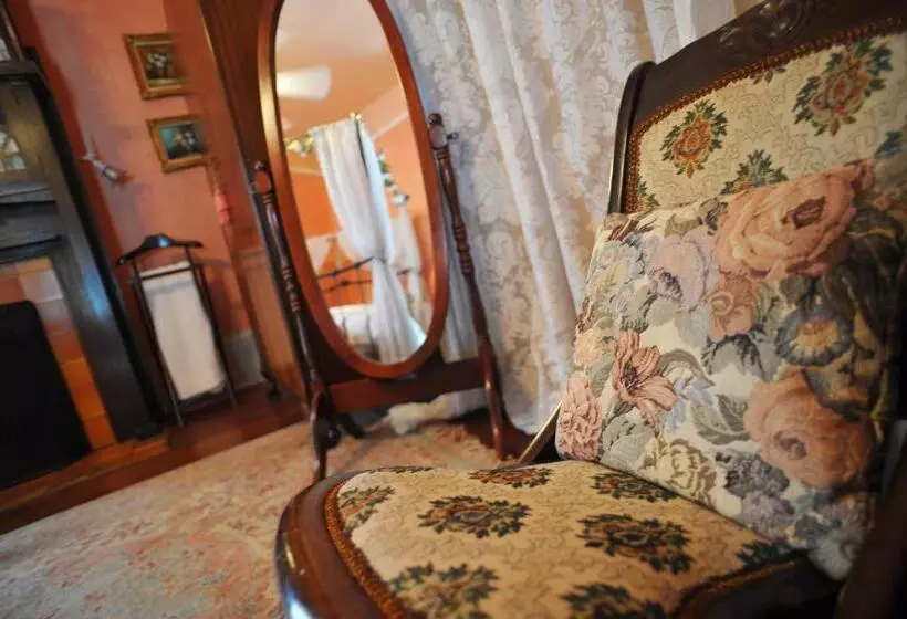 Hh Whitney House   A Bed & Breakfast On The Historic Esplanade