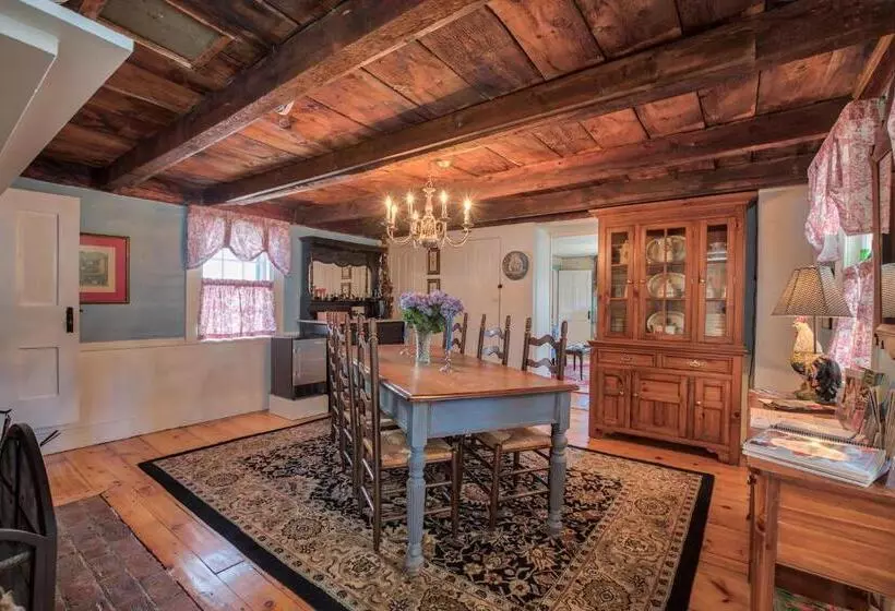 Holiday Guest House Bed & Breakfast