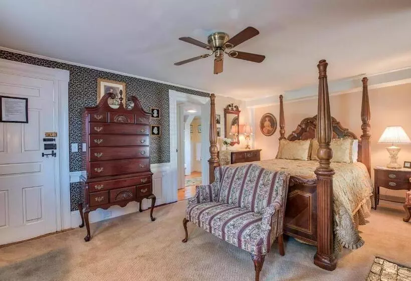 Holiday Guest House Bed & Breakfast