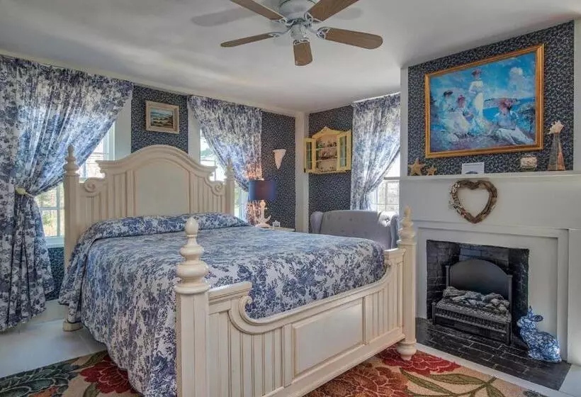 Holiday Guest House Bed & Breakfast