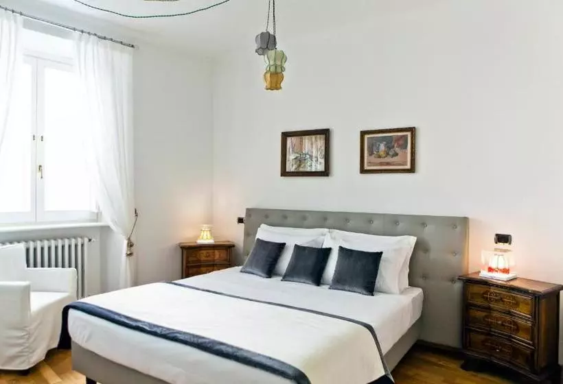 مسافرخانه Garibaldi Suites Piazza Di Spagna