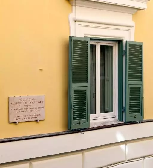 مسافرخانه Garibaldi Suites Piazza Di Spagna