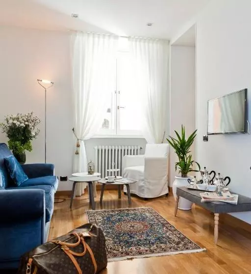 مسافرخانه Garibaldi Suites Piazza Di Spagna