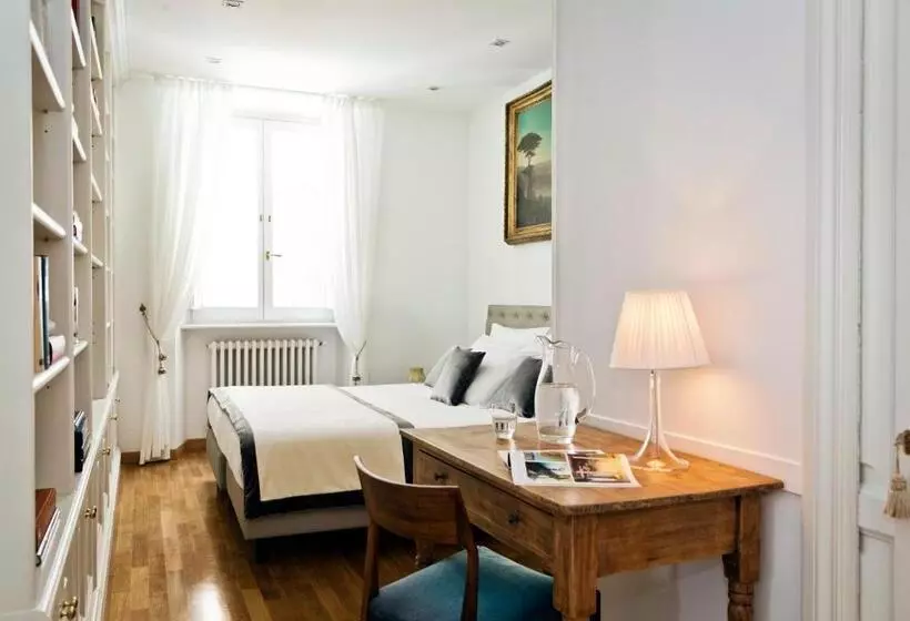 مسافرخانه Garibaldi Suites Piazza Di Spagna