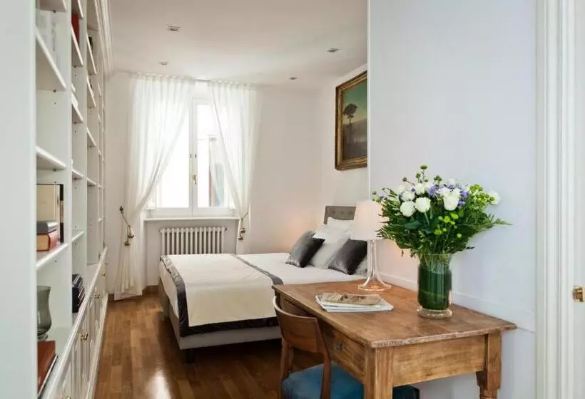 مسافرخانه Garibaldi Suites Piazza Di Spagna