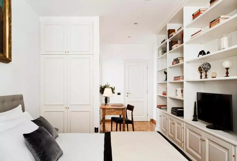 مسافرخانه Garibaldi Suites Piazza Di Spagna