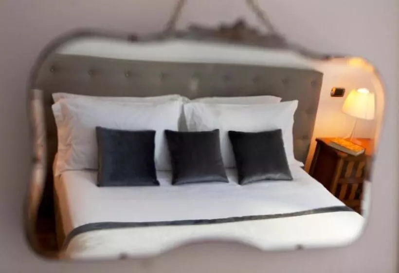 مسافرخانه Garibaldi Suites Piazza Di Spagna