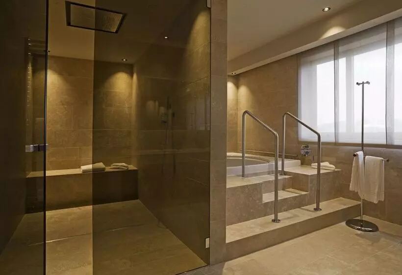 هتل A.roma Lifestyle