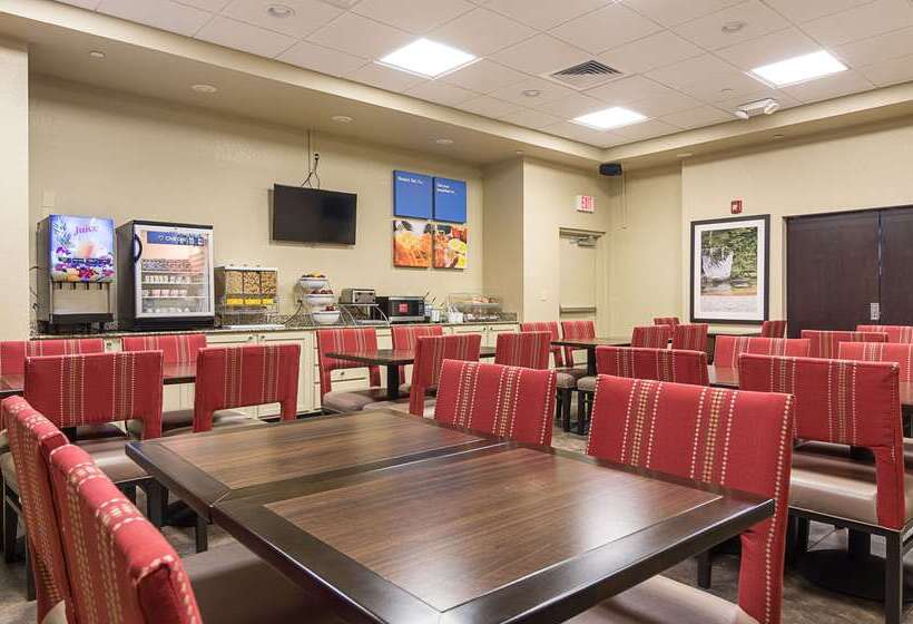 Отель Comfort Inn Bentonville  Crystal Bridges