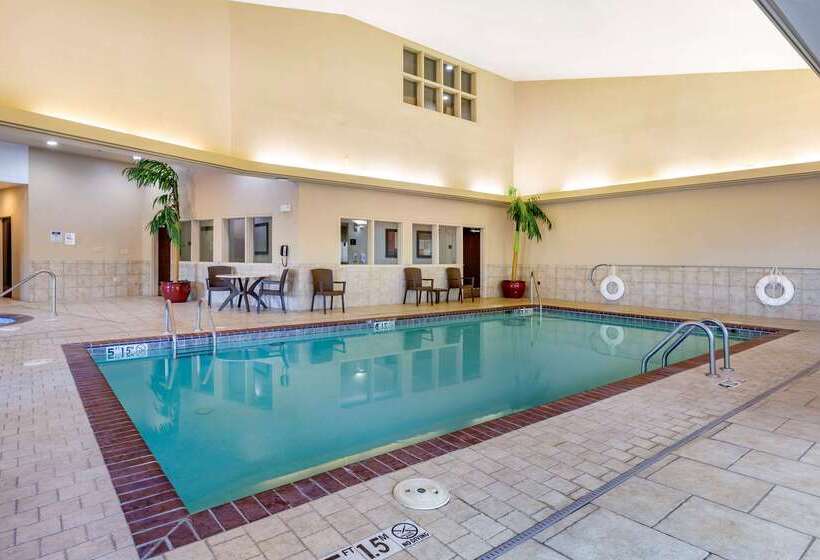 Отель Comfort Inn Bentonville  Crystal Bridges