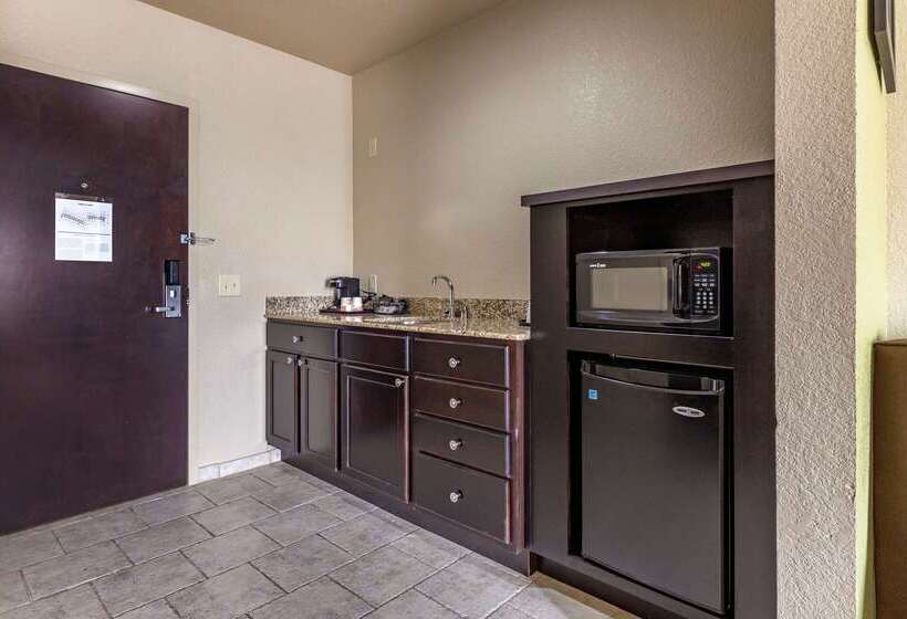 Отель Comfort Inn Bentonville  Crystal Bridges