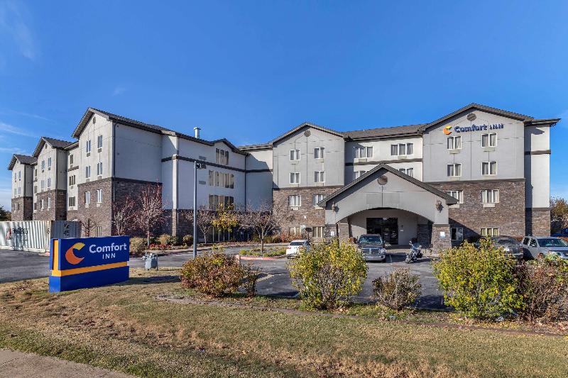 Отель Comfort Inn Bentonville  Crystal Bridges