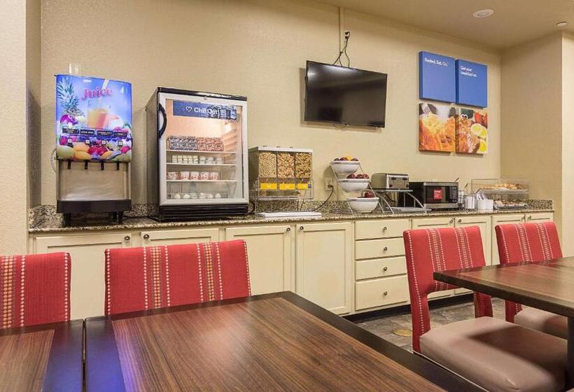 Отель Comfort Inn Bentonville  Crystal Bridges