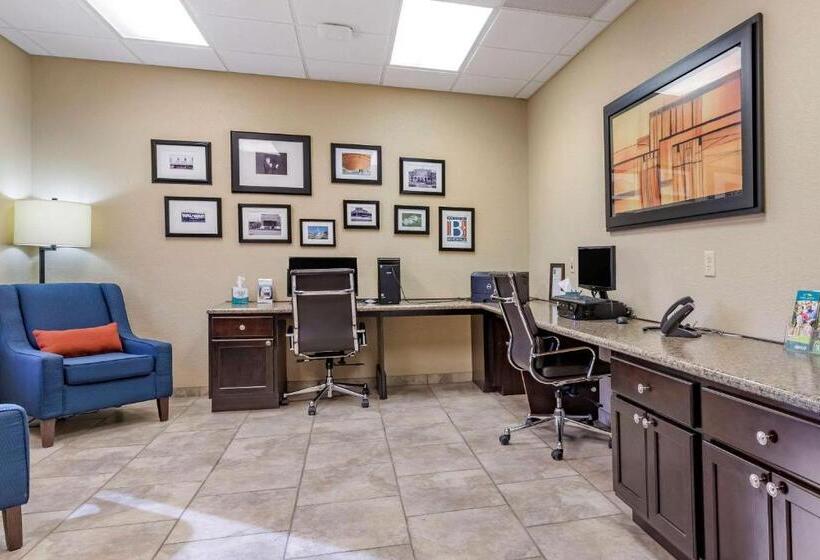 Отель Comfort Inn Bentonville  Crystal Bridges