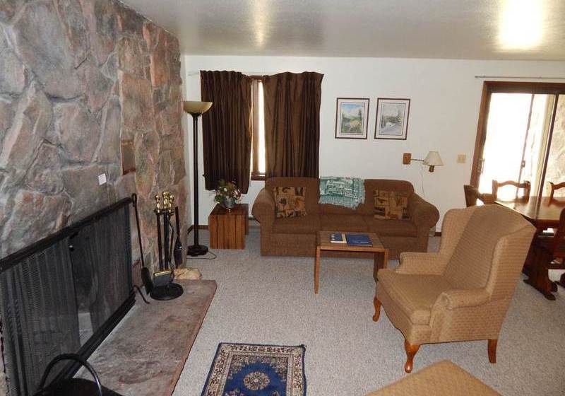 فندق Hideaway Village