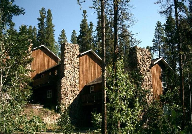 فندق Hideaway Village