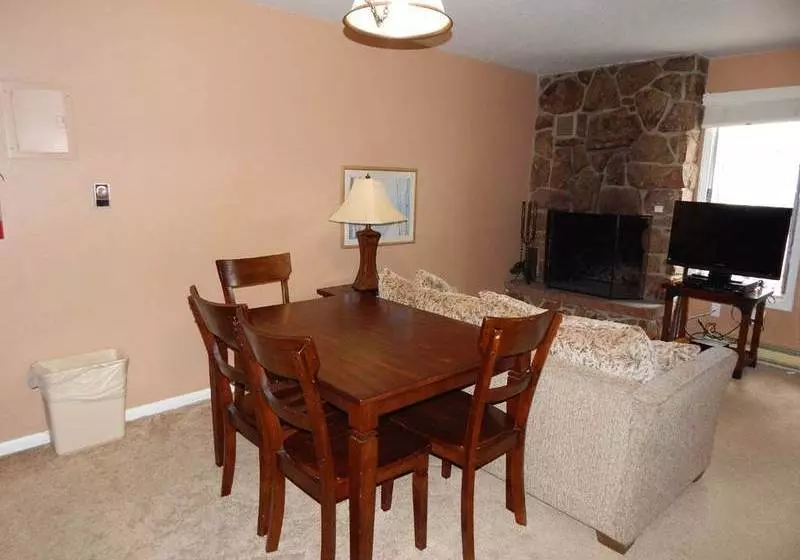 호텔 Hideaway Village