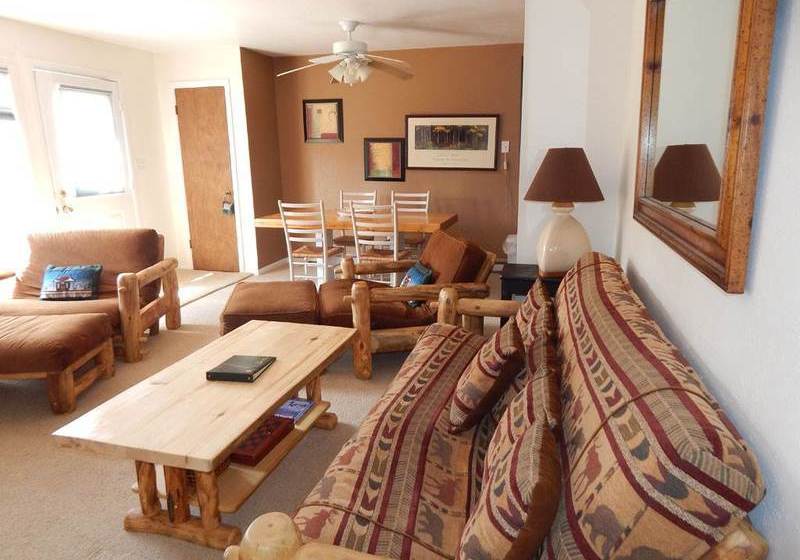 فندق Hideaway Village