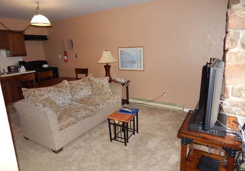 فندق Hideaway Village