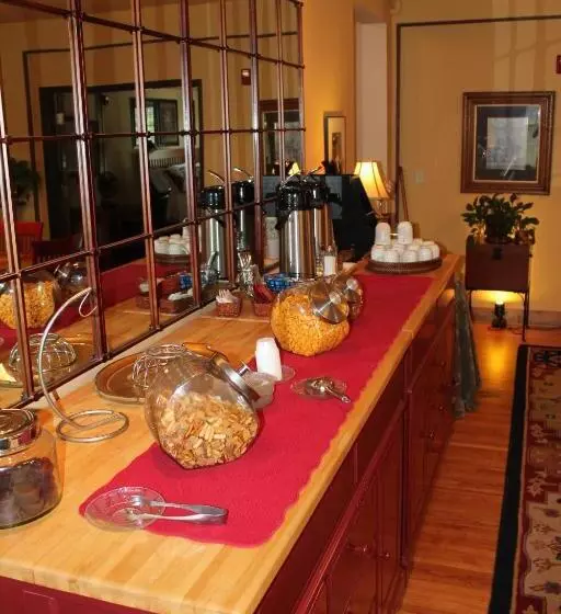 Отель Iowa House Historic Inn