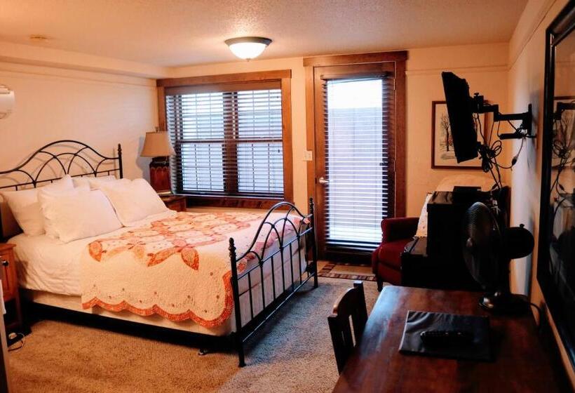 فندق Iowa House Historic Inn