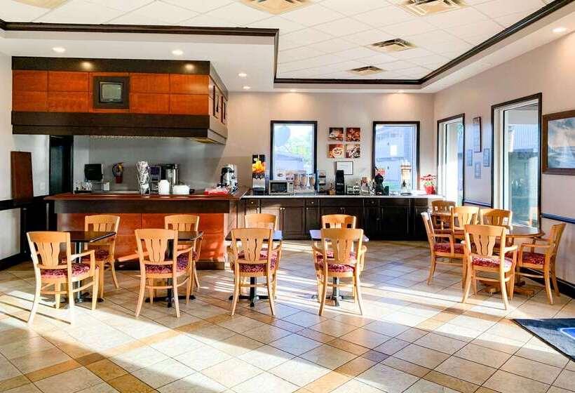 Отель Rodeway Inn Sun City Center